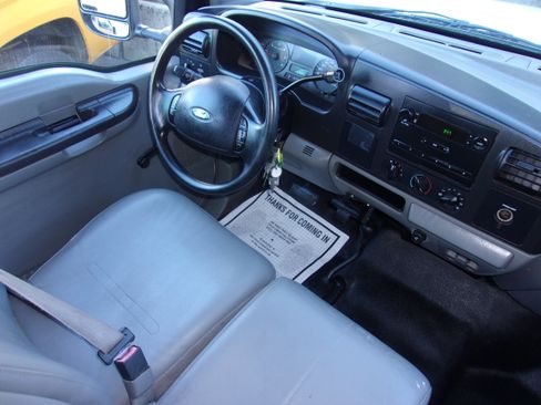 Used 2006 Ford F350 XL image 21