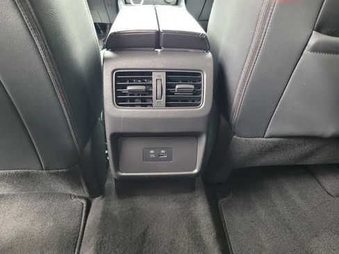 Used 2023 Nissan Rogue SL FWD image 17