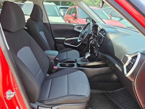 Used 2023 Kia Soul LX FWD image 20