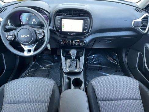 Used 2025 Kia Soul LX w/ LX Technology Package FWD image 37