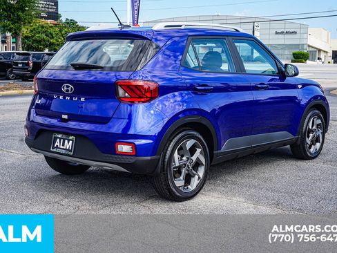 Used 2024 Hyundai Venue SEL FWD image 6
