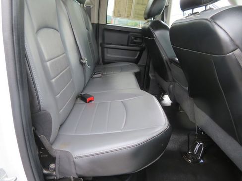 Used 2022 RAM 1500 Tradesman w/ Chrome Appearance Group image 16