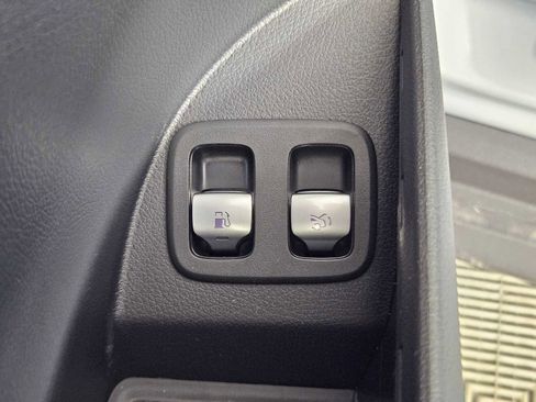 New 2025 Mercedes-Benz GLC 350e 4MATIC image 41