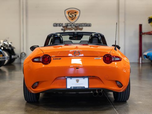 Used 2019 MAZDA MX-5 Miata 30th Anniversary image 10