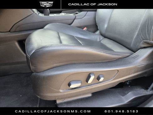 Used 2022 Cadillac XT6 Premium Luxury image 10