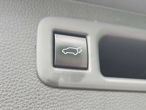 Used 2022 Toyota Highlander XSE image 30