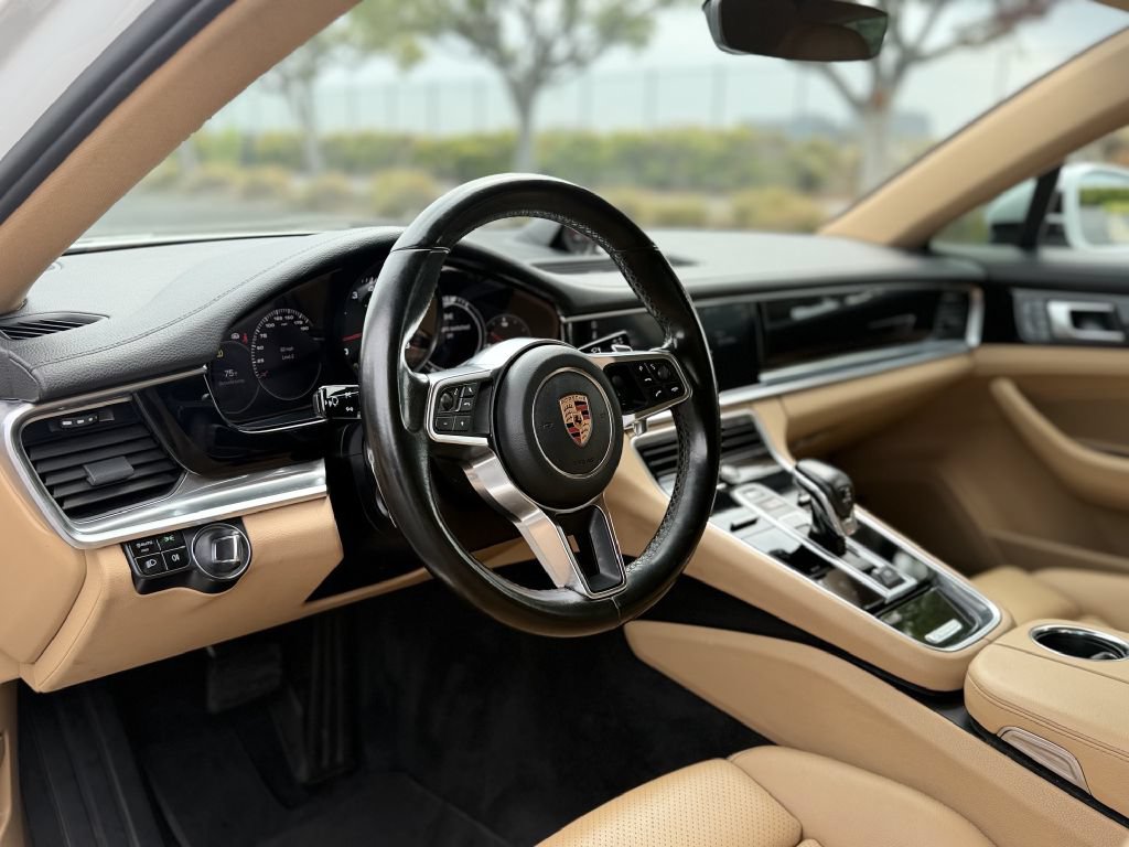 Used 2018 Porsche Panamera 4 AWD/4WD image 13