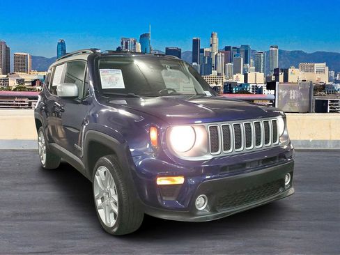 Used 2021 Jeep Renegade Latitude image 3