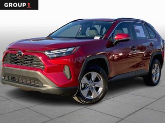 Used 2022 Toyota RAV4 XLE video 1