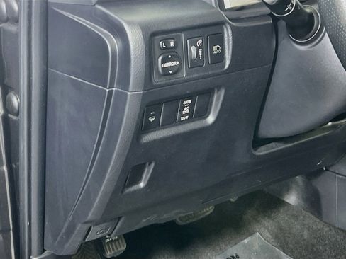 Used 2021 Toyota 4Runner SR5 AWD/4WD image 10