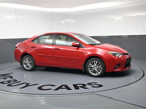 Used 2014 Toyota Corolla LE w/ Body Protection Package FWD image 2