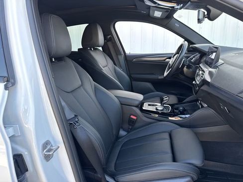 Used 2024 BMW X4 xDrive30i w/ Premium Package image 32