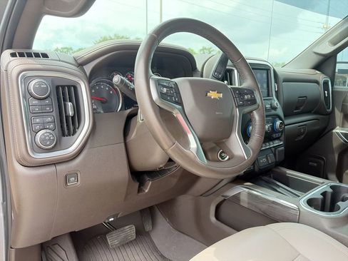 Used 2021 Chevrolet Silverado 1500 LTZ w/ LTZ Premium Package AWD/4WD image 17
