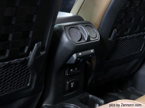 Used 2022 Jeep Gladiator Rubicon w/ LED Lighting Group image 18