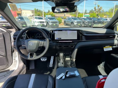 New 2026 Toyota Camry Hybrid AWD/4WD image 22