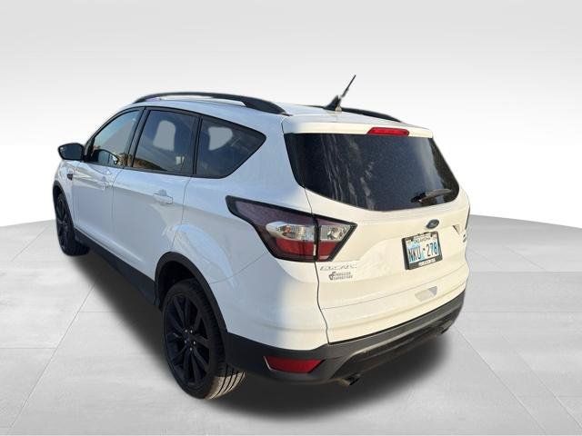 Used 2018 Ford Escape SE w/ SE Sport Appearance Package FWD image 6