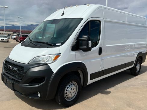Used 2025 RAM ProMaster 2500 w/ Convenience Group FWD image 1