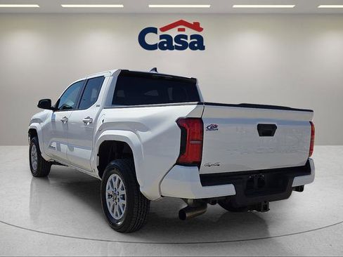 Used 2025 Toyota Tacoma SR5 AWD/4WD image 4
