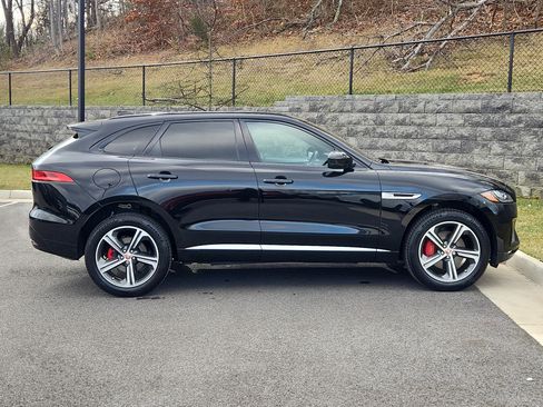 Used 2019 Jaguar F-PACE S image 11