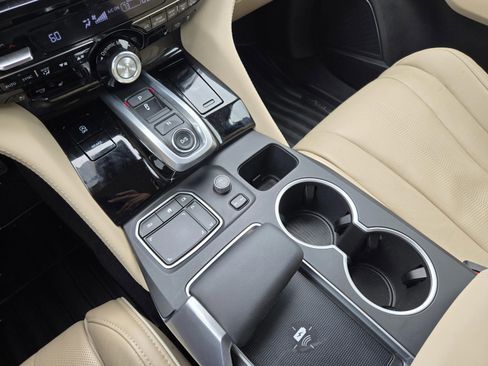 Used 2023 Acura MDX SH-AWD w/ Advance Package image 11