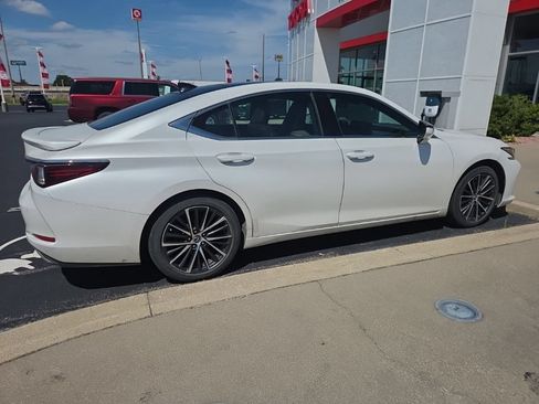 Used 2022 Lexus ES 350 w/ Premium Package FWD image 6