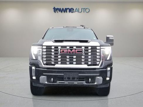 Used 2024 GMC Sierra 2500 Denali w/ Technology Package AWD/4WD image 11