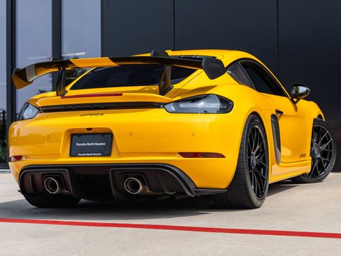 Certified 2025 Porsche 718 Cayman GT4 RS RWD image 13