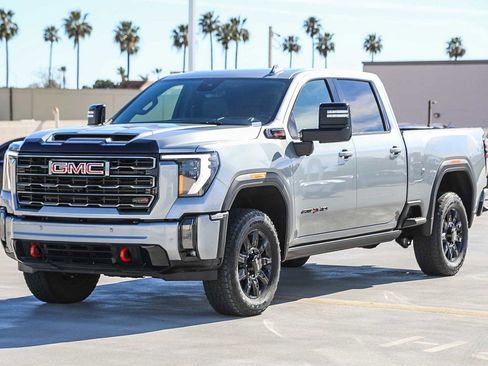 Used 2024 GMC Sierra 2500 AT4 w/ AT4 Premium Plus Package image 3