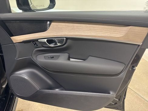 New 2026 Volvo XC90 B6 Plus w/ Protection Package Premier image 27