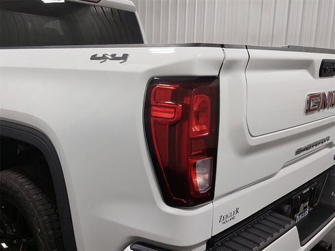 Used 2022 GMC Sierra 1500 Elevation image 35
