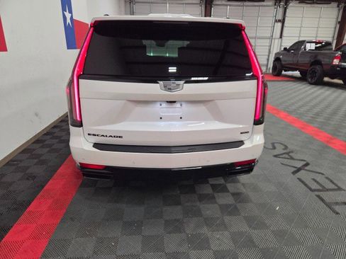 Used 2023 Cadillac Escalade ESV Sport Platinum w/ LPO, ONYX Package image 29