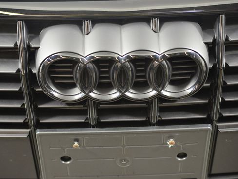 Certified 2025 Audi Q3 2.0T Premium w/ Convenience Package image 15