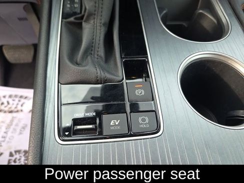 Used 2023 Toyota Sienna XSE w/ XSE Plus Package FWD image 27