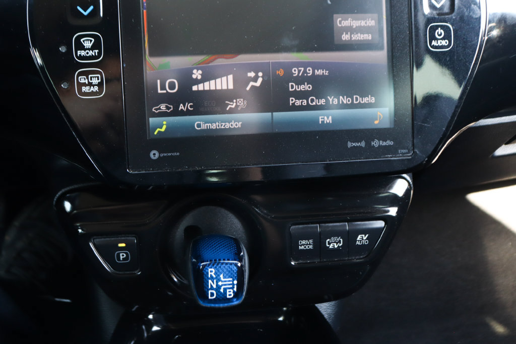 Used 2018 Toyota Prius Prime Premium w/ Carpet Mat Package FWD image 27