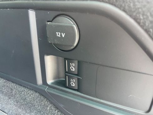Used 2016 Volkswagen Touareg TDI AWD/4WD image 17