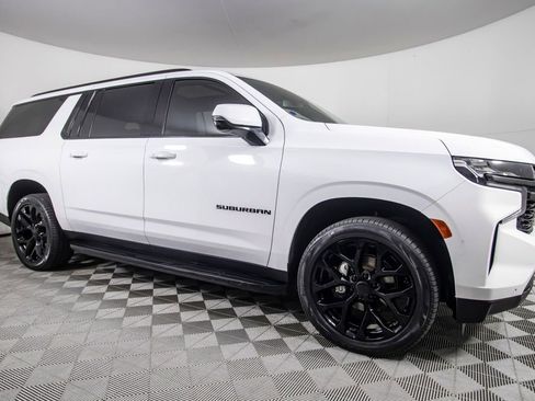 Used 2022 Chevrolet Suburban RST w/ Sport Performance Package image 3