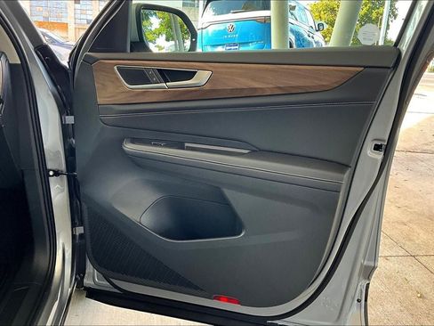 New 2026 Volkswagen Atlas SE image 28