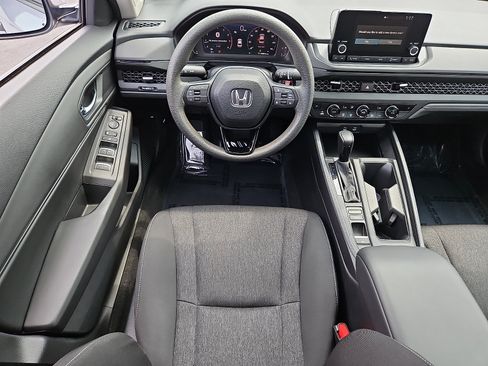 Used 2023 Honda Accord EX image 11