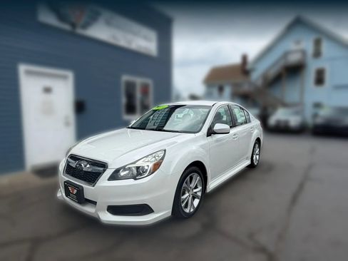 Used 2014 Subaru Legacy 2.5i Premium AWD/4WD image 3