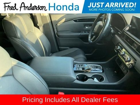 Used 2023 Honda Pilot Touring image 4