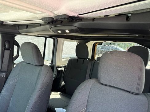 Used 2024 Jeep Wrangler Unlimited AWD/4WD image 10