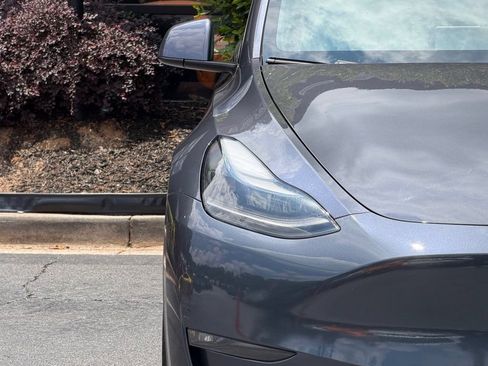 Used 2023 Tesla Model Y Long Range AWD/4WD image 4