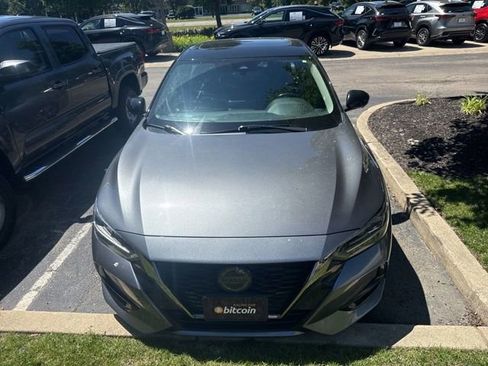 Used 2022 Nissan Sentra SR w/ SR Premium Package FWD image 6