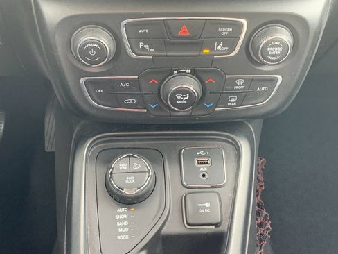Used 2021 Jeep Compass Trailhawk AWD/4WD image 22