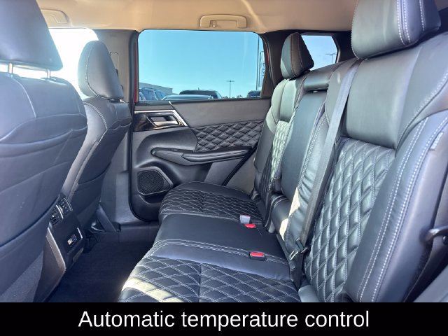 Used 2022 Mitsubishi Outlander SEL FWD image 15