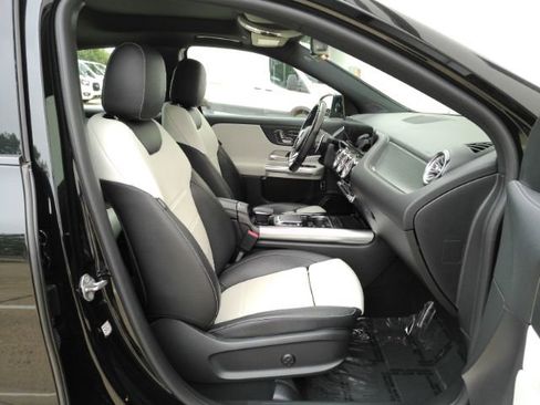 Used 2021 Mercedes-Benz GLA 35 AMG 4MATIC w/ Premium Package image 22