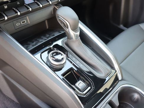 New 2025 GMC Canyon Elevation w/ Convenience Package image 9