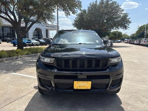 Used 2023 Jeep Grand Cherokee L Laredo AWD/4WD image 2