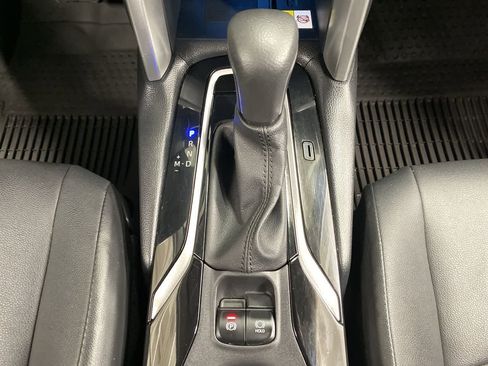 Used 2022 Toyota Corolla Cross XLE w/ Black Badges Package (TMS) image 28