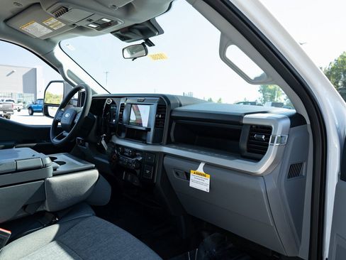 New 2026 Ford F350 XL w/ FX4 Off-Road Package AWD/4WD image 21